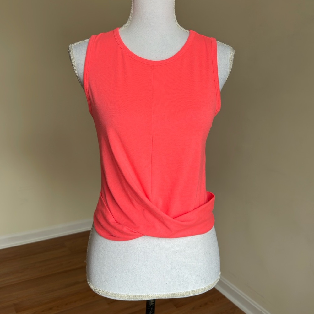 Lilly Pulitzer Luxletic Twist Crop Top Women’s Size S Athletic Pink Activewear